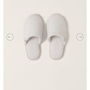 Barefoot Dreams CozyChic Unisex Slipper in Heathered Stone / White